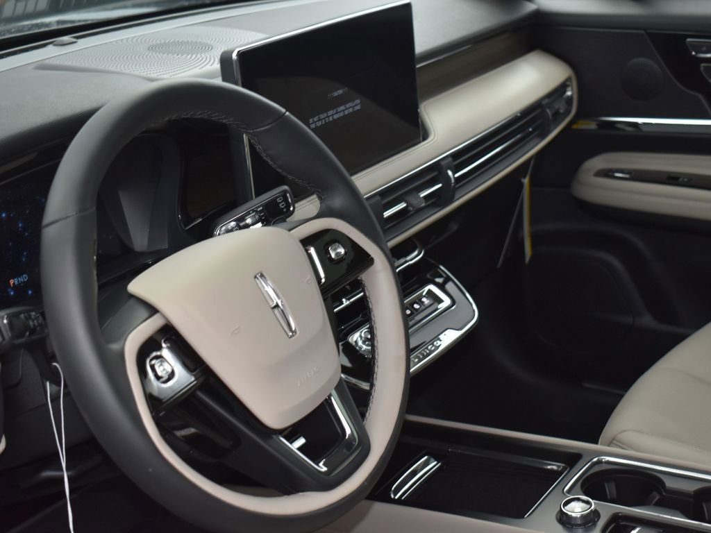 New 2026 Lincoln Corsair Grand Touring AWD/4WD image 8