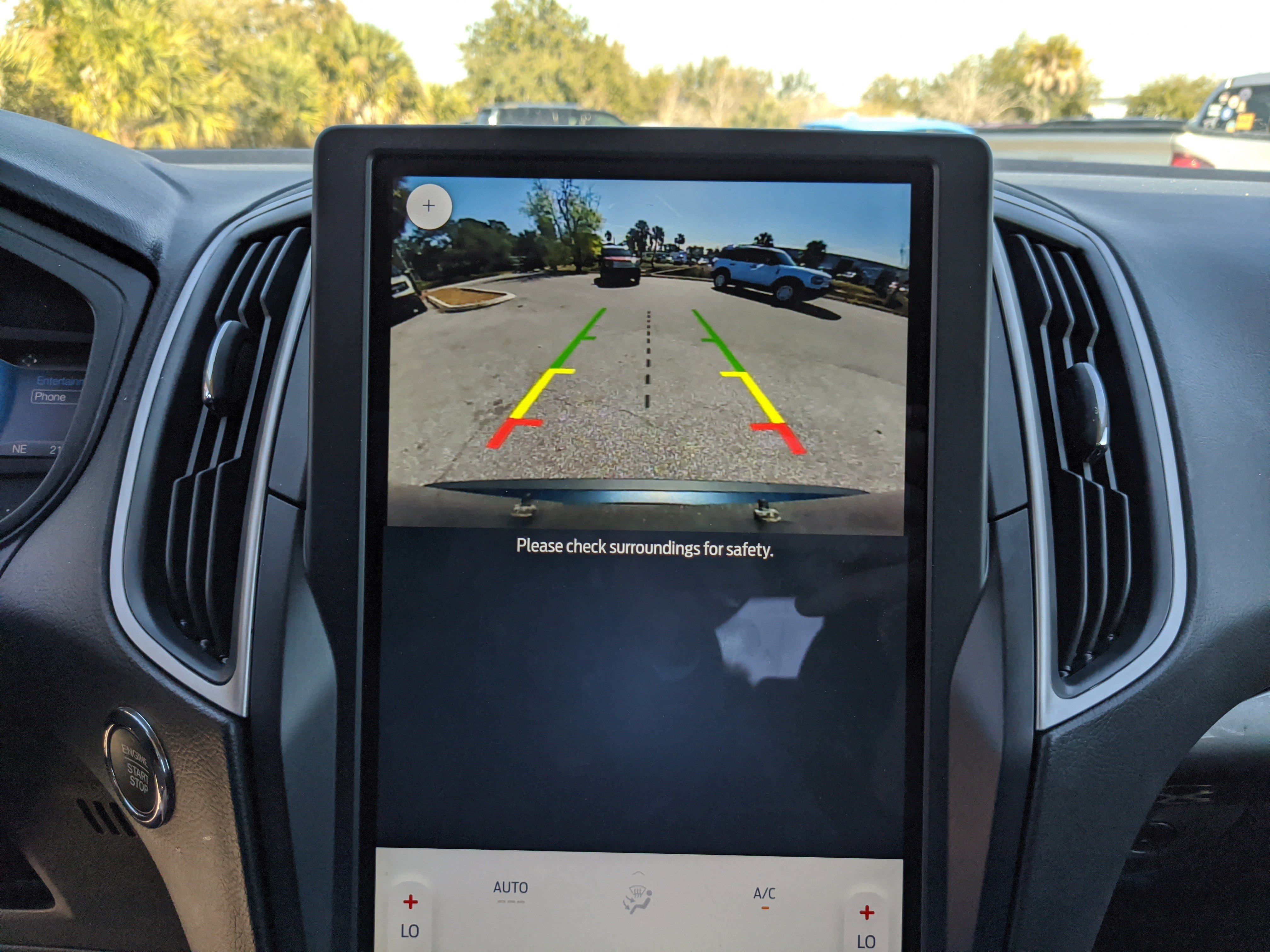 Used 2024 Ford Edge SE image 21