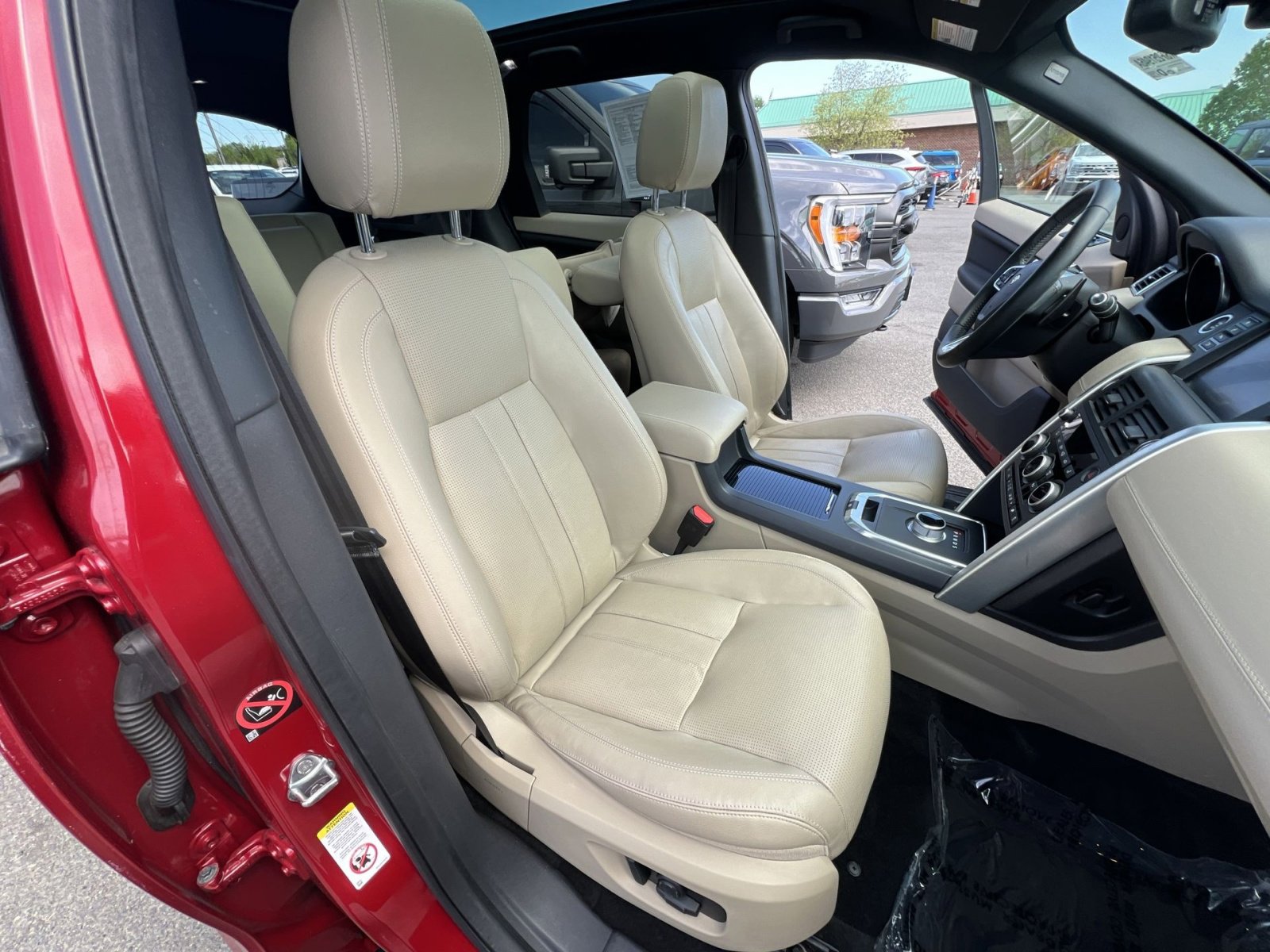 Used 2016 Land Rover Discovery Sport HSE image 35