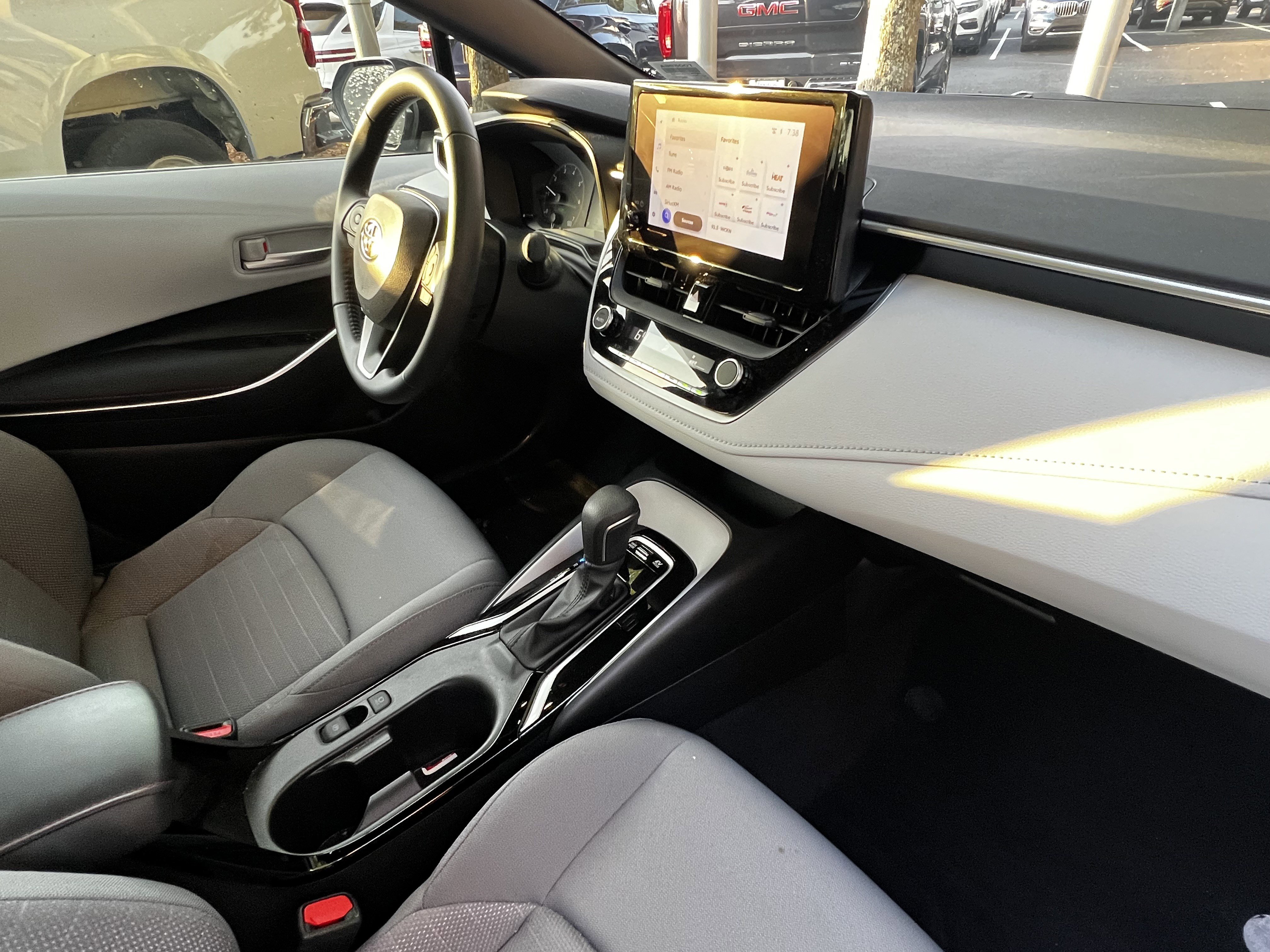 Used 2025 Toyota Corolla SE FWD image 47