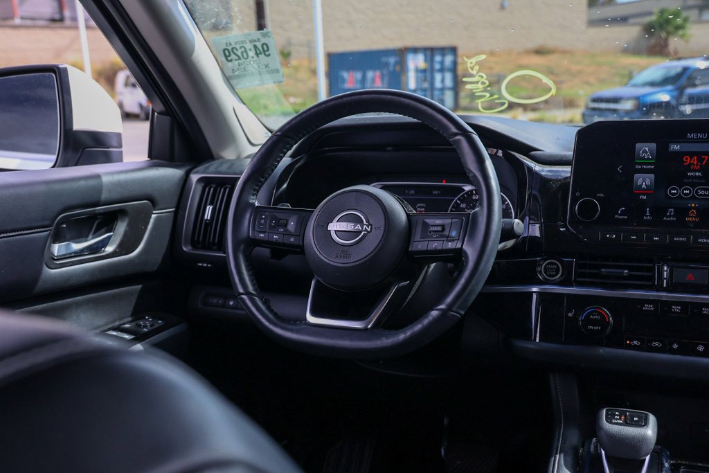 Used 2024 Nissan Pathfinder SL w/ SL Premium Package FWD image 24
