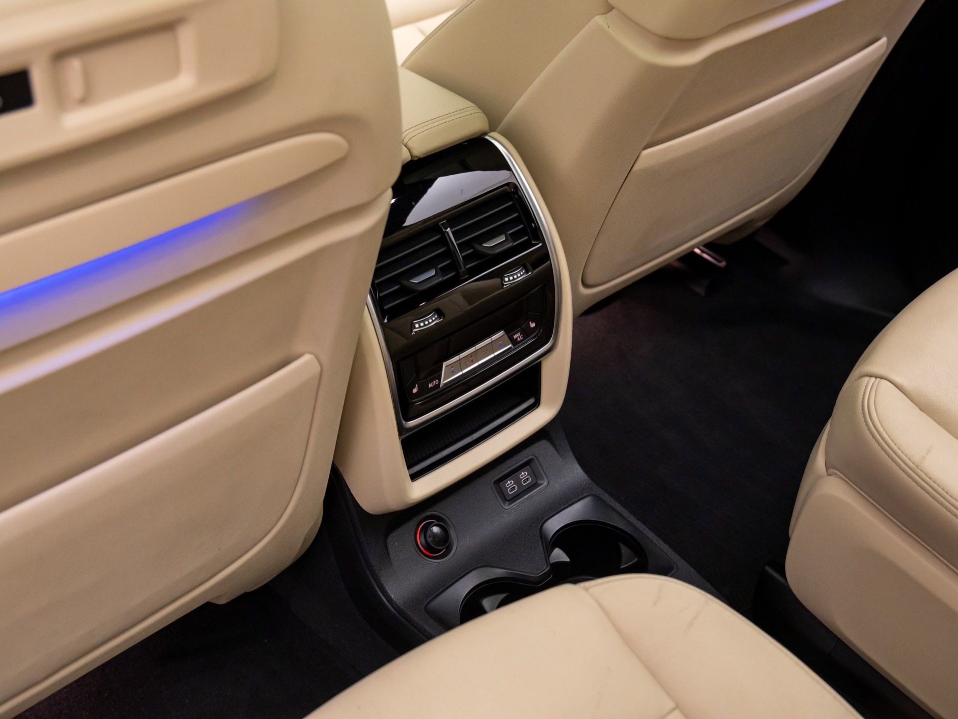 Used 2021 BMW X7 xDrive40i w/ M Sport Package image 19