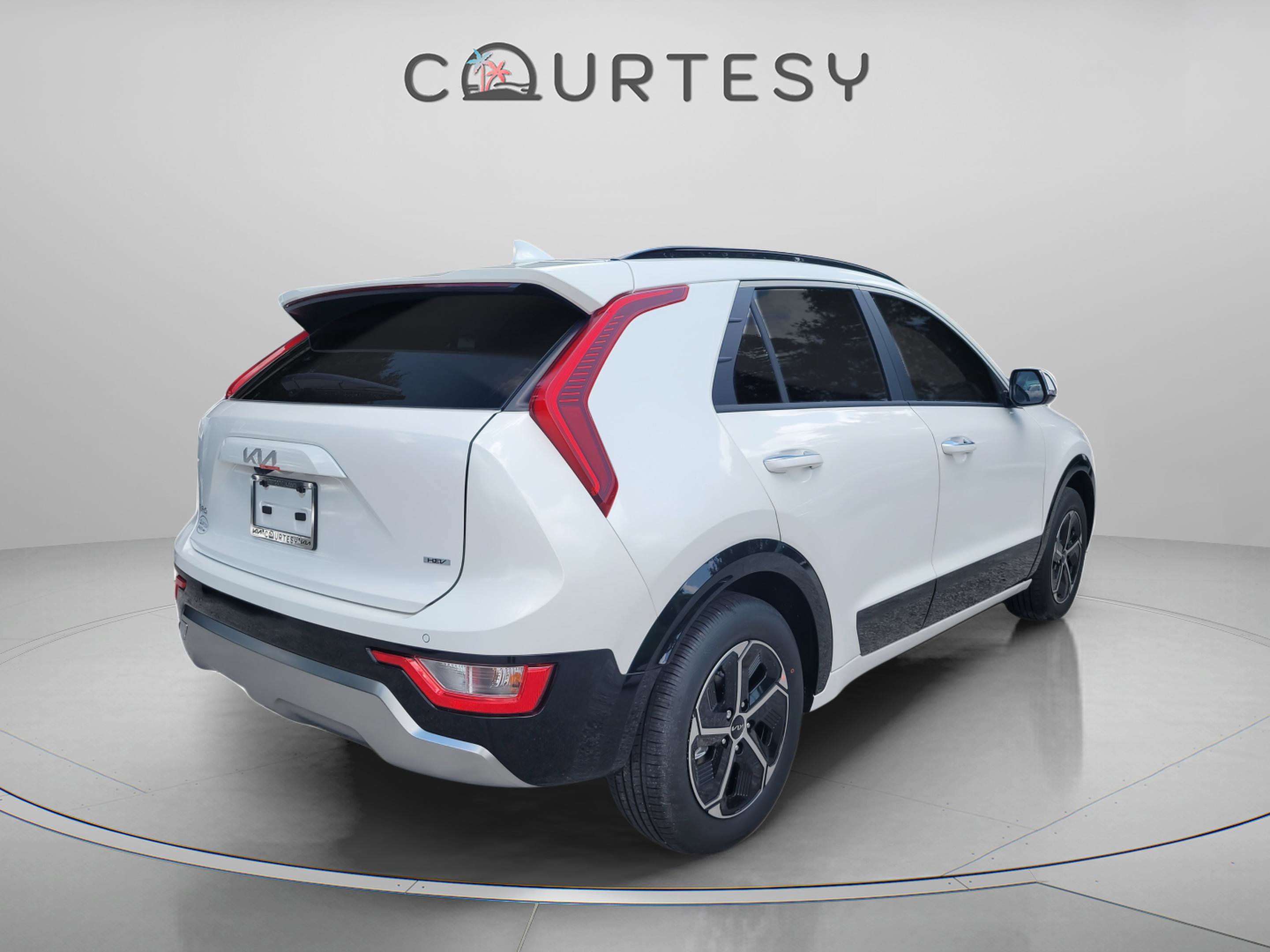 New 2025 Kia Niro SX image 3