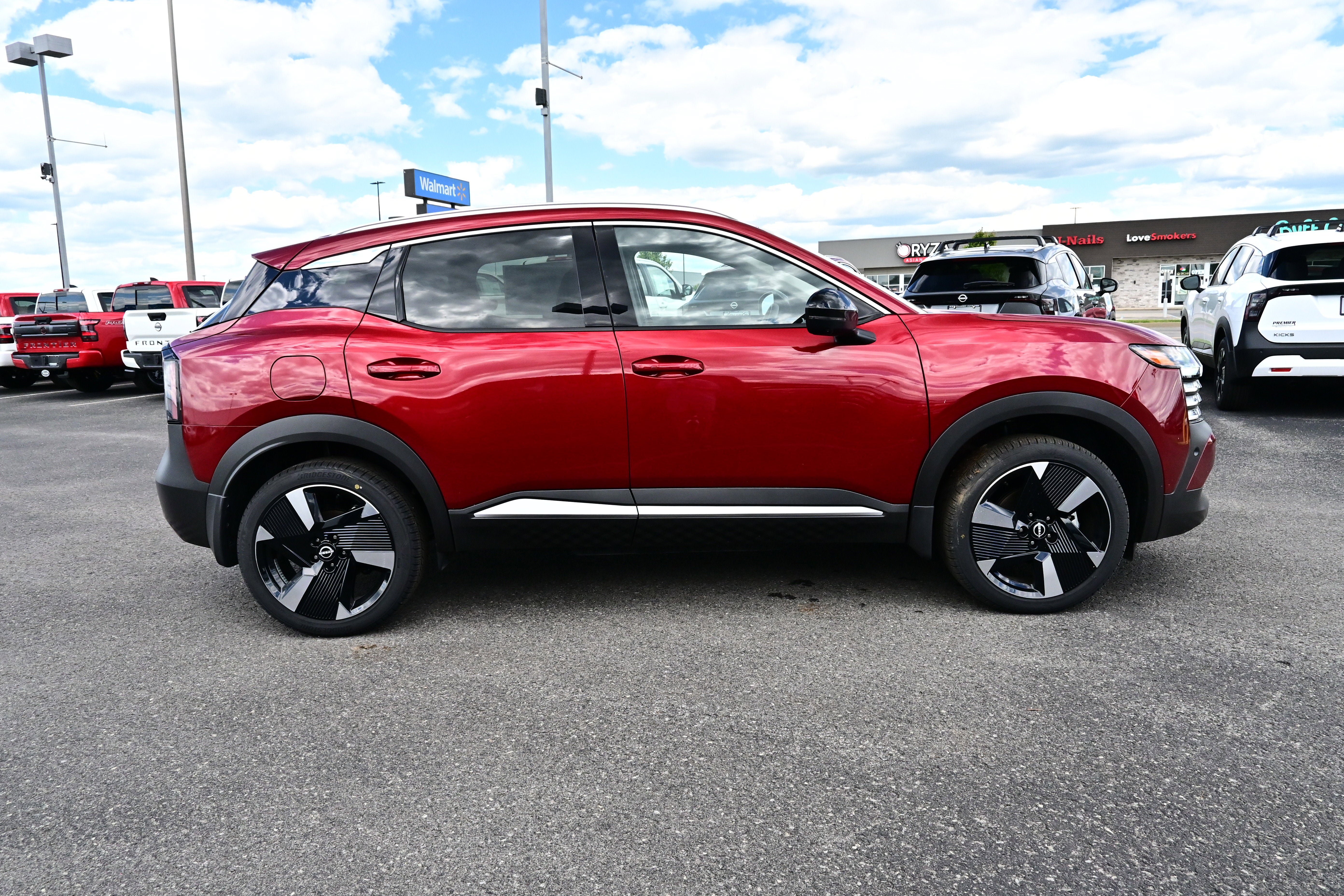 New 2026 Nissan Kicks SR w/ SR Premium Package AWD/4WD image 5