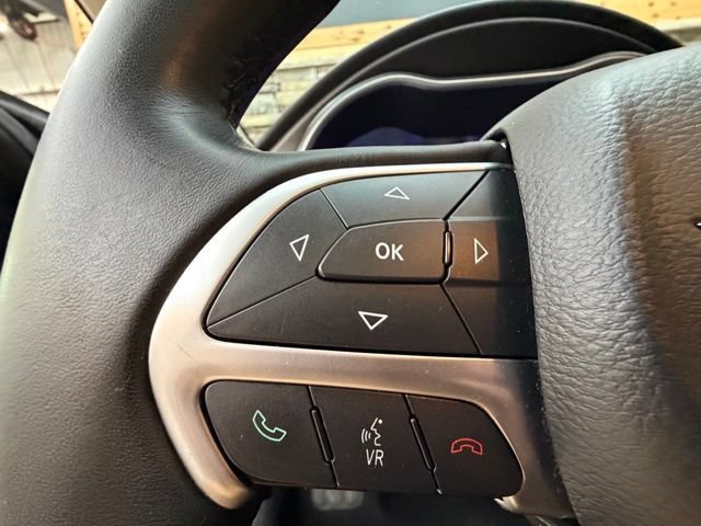 Used 2016 Chrysler 200 Limited w/ Anniversary Edition FWD image 25