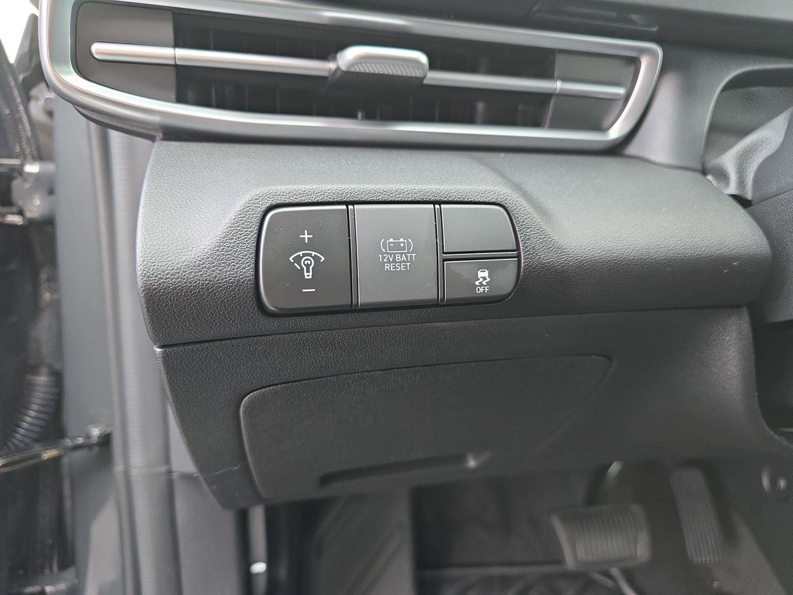 Used 2025 Hyundai Elantra Hybrid FWD image 21