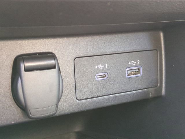 Used 2023 Nissan Versa SR w/ Trunk Package image 30