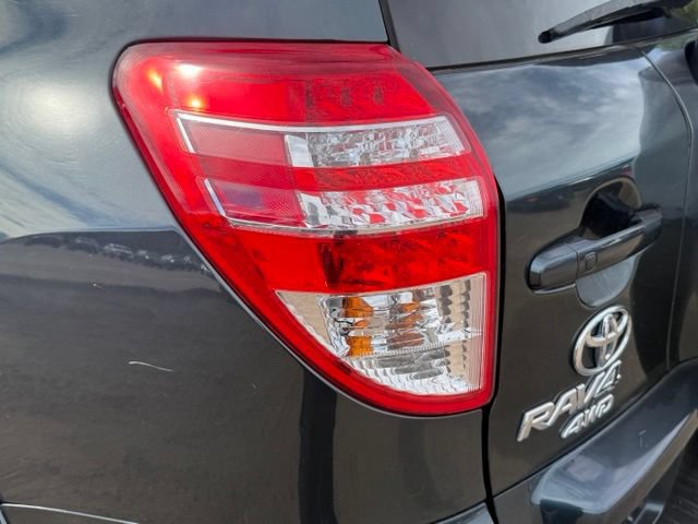 Used 2011 Toyota RAV4 Limited w/ Limited Extra Value Pkg AWD/4WD image 12