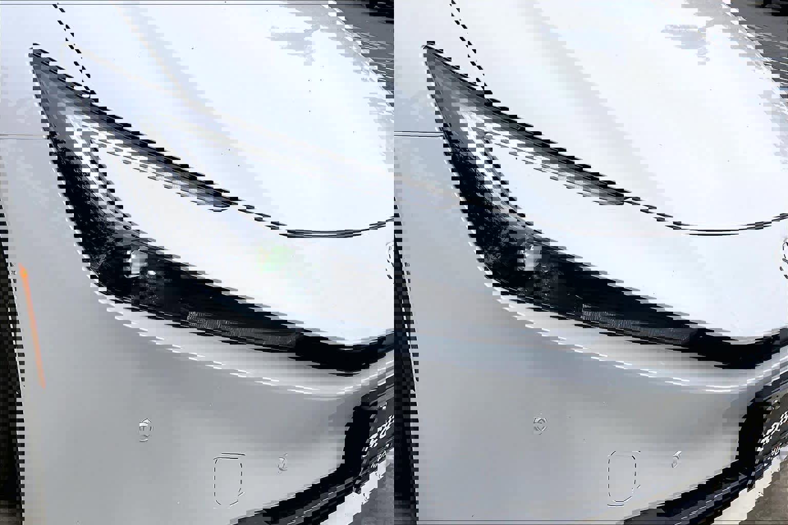 New 2026 Toyota Prius Plug-In Hybrid FWD image 13