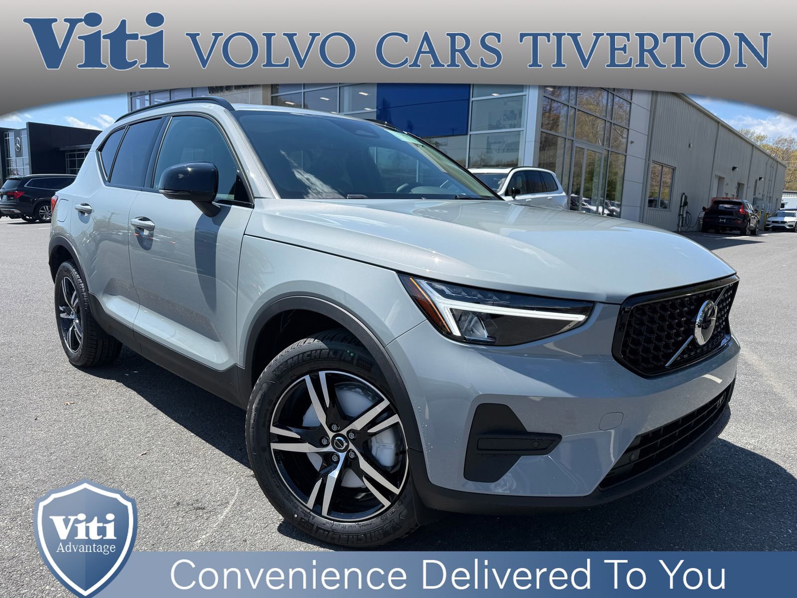 New 2026 Volvo XC40 B5 Core w/ Climate Package AWD/4WD image 1
