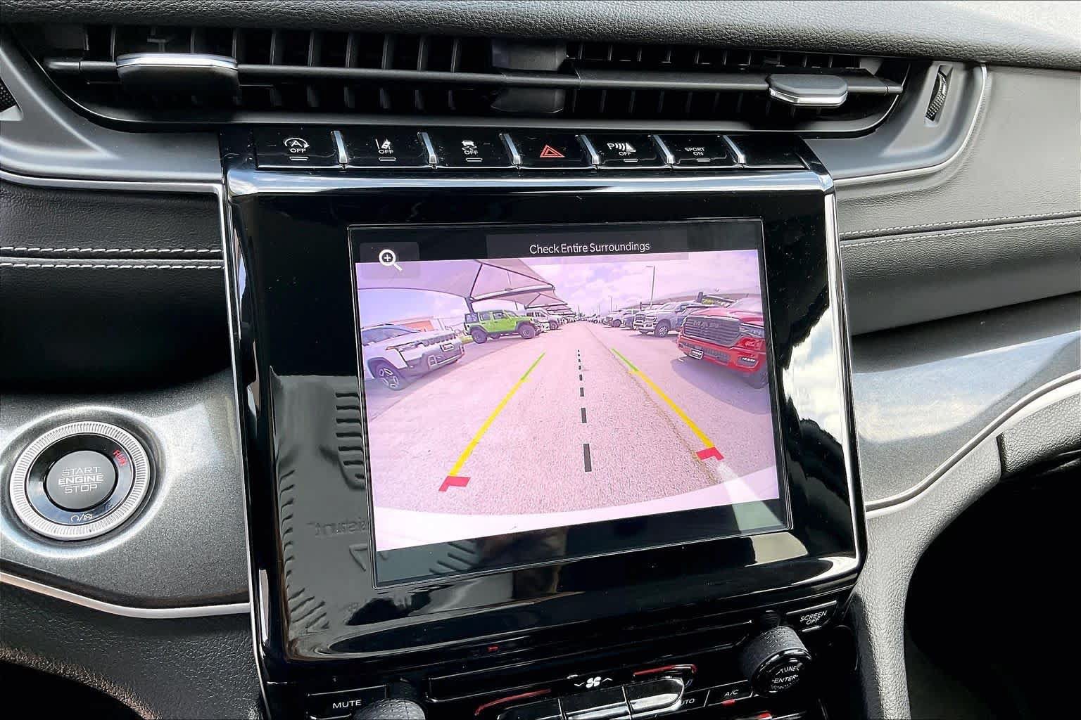 Certified 2023 Jeep Grand Cherokee Laredo AWD/4WD image 23