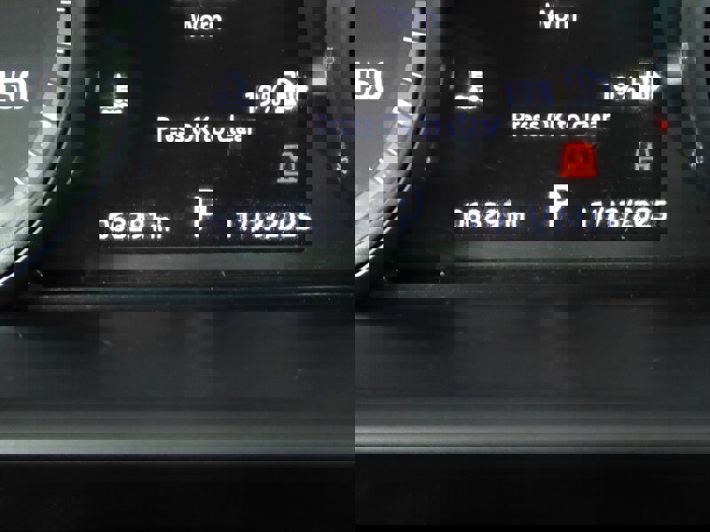 Used 2017 Land Rover Discovery HSE image 12