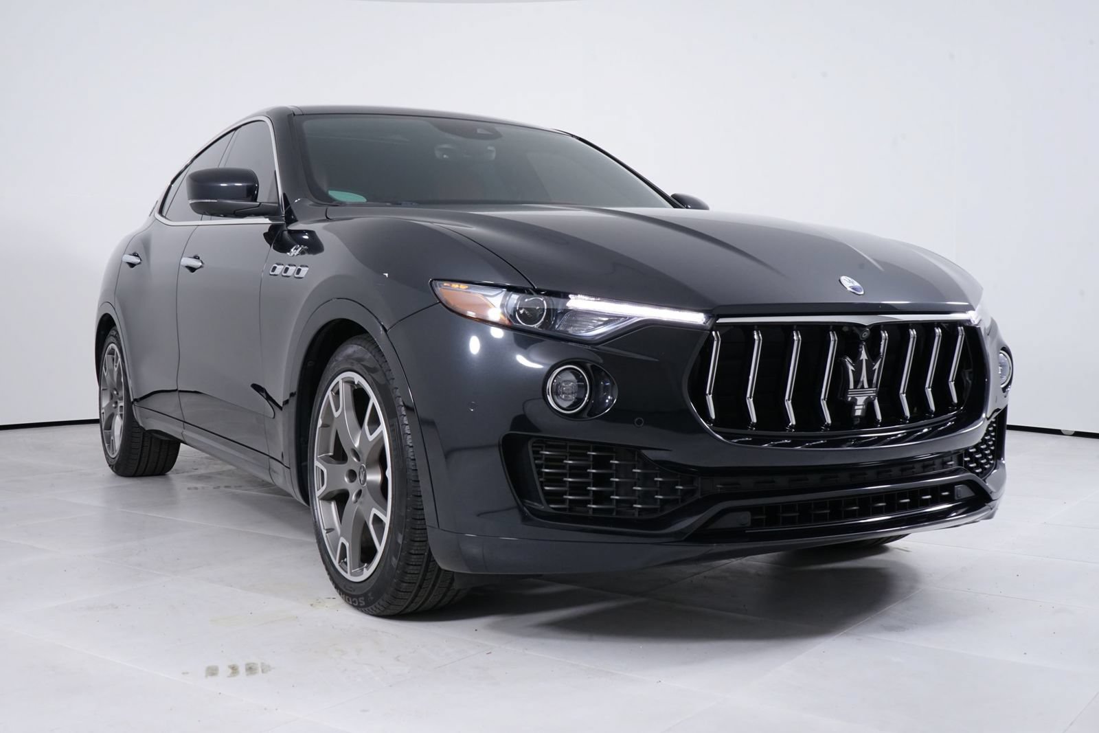Used 2023 Maserati Levante GT AWD/4WD image 16