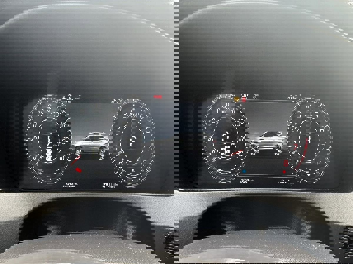 Used 2019 Jaguar F-PACE S image 25