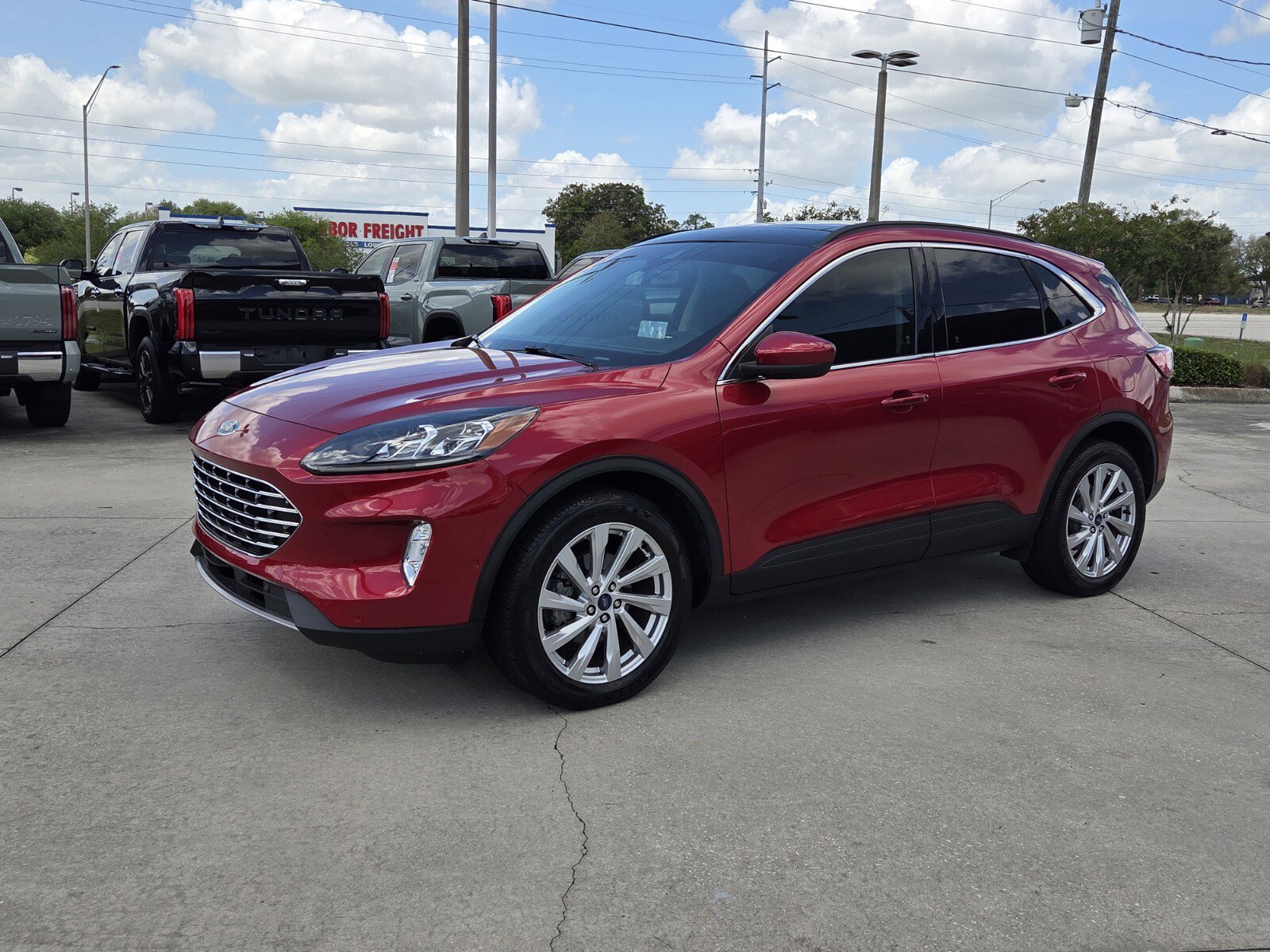 Used 2022 Ford Escape Titanium w/ Titanium Elite Package image 3