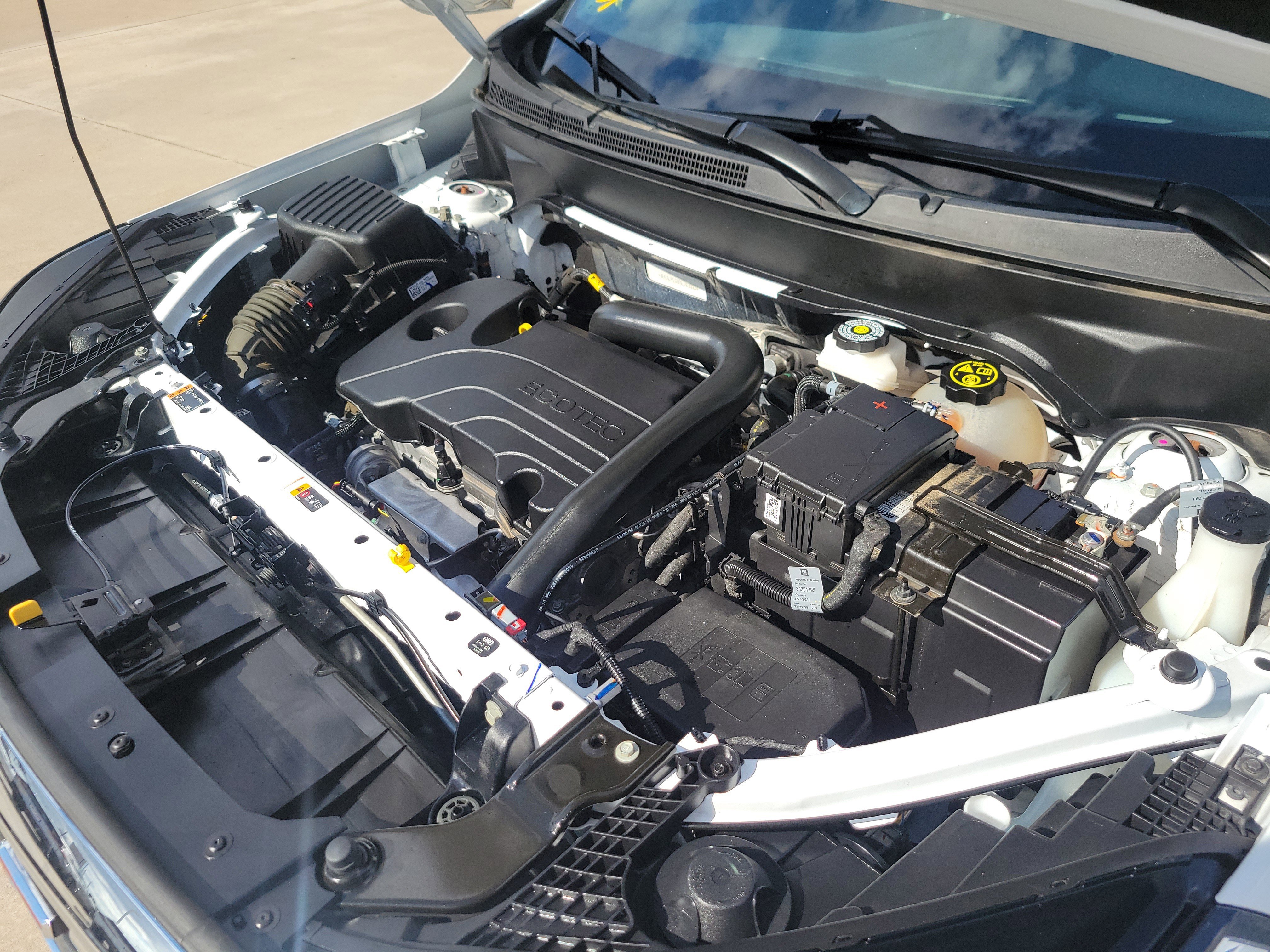 Used 2024 GMC Terrain SLT image 31