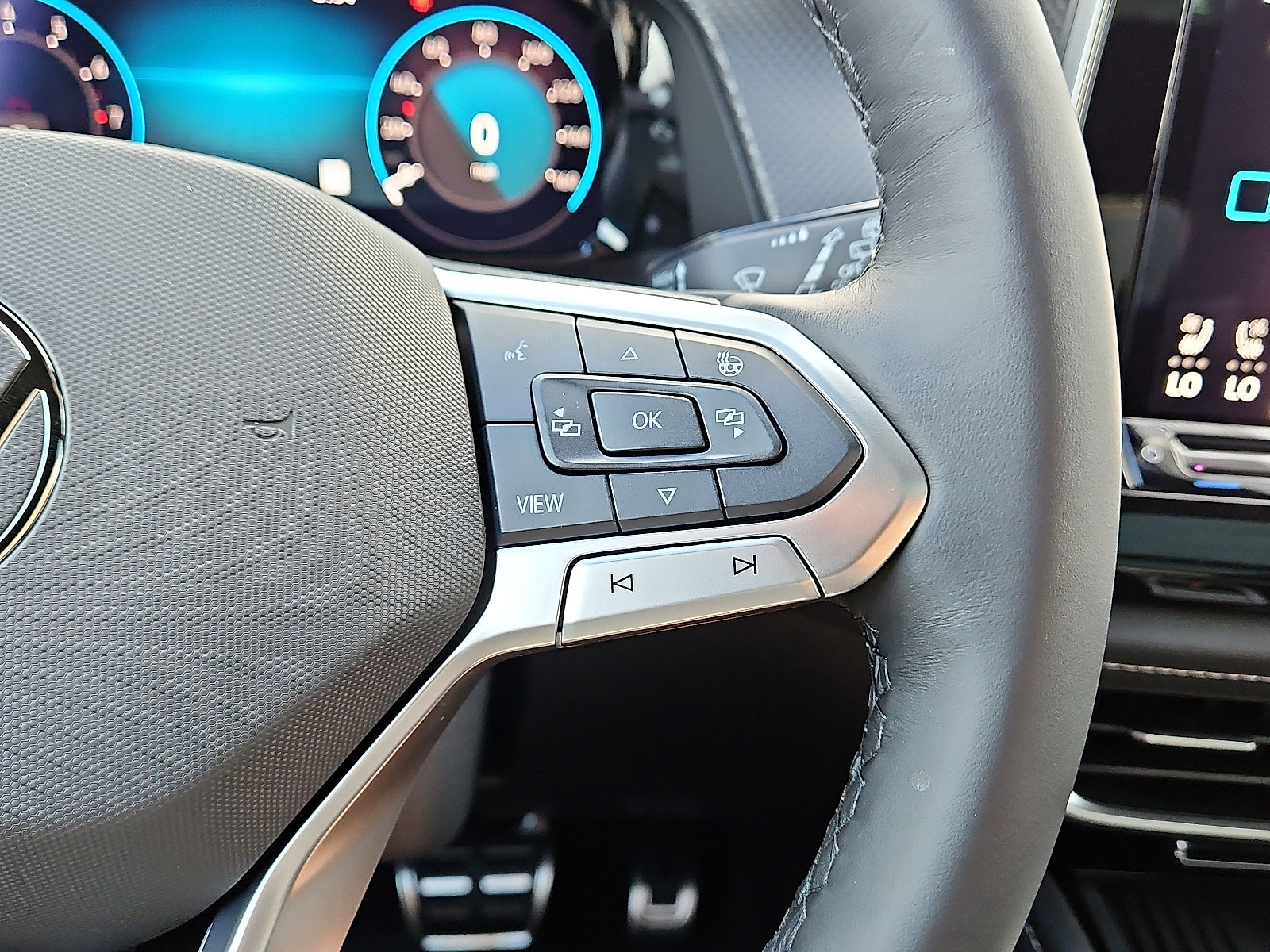 New 2026 Volkswagen Atlas Cross Sport SEL R-Line image 20