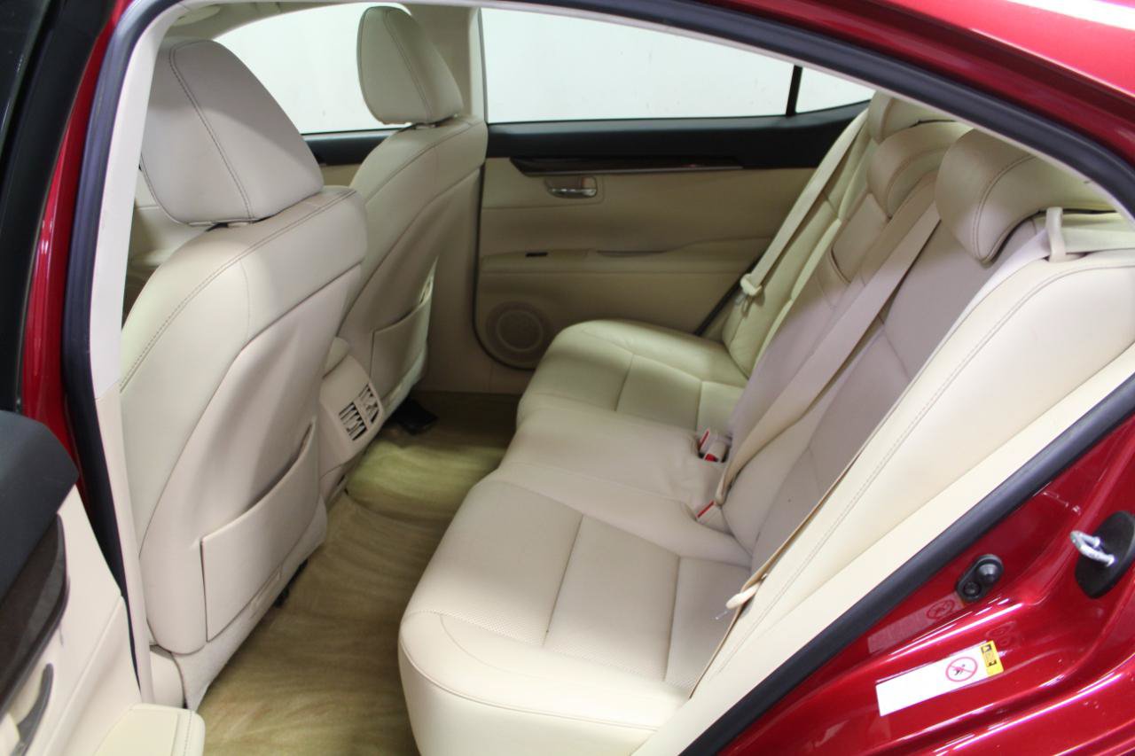 Used 2013 Lexus ES 350 w/ Luxury Pkg image 23