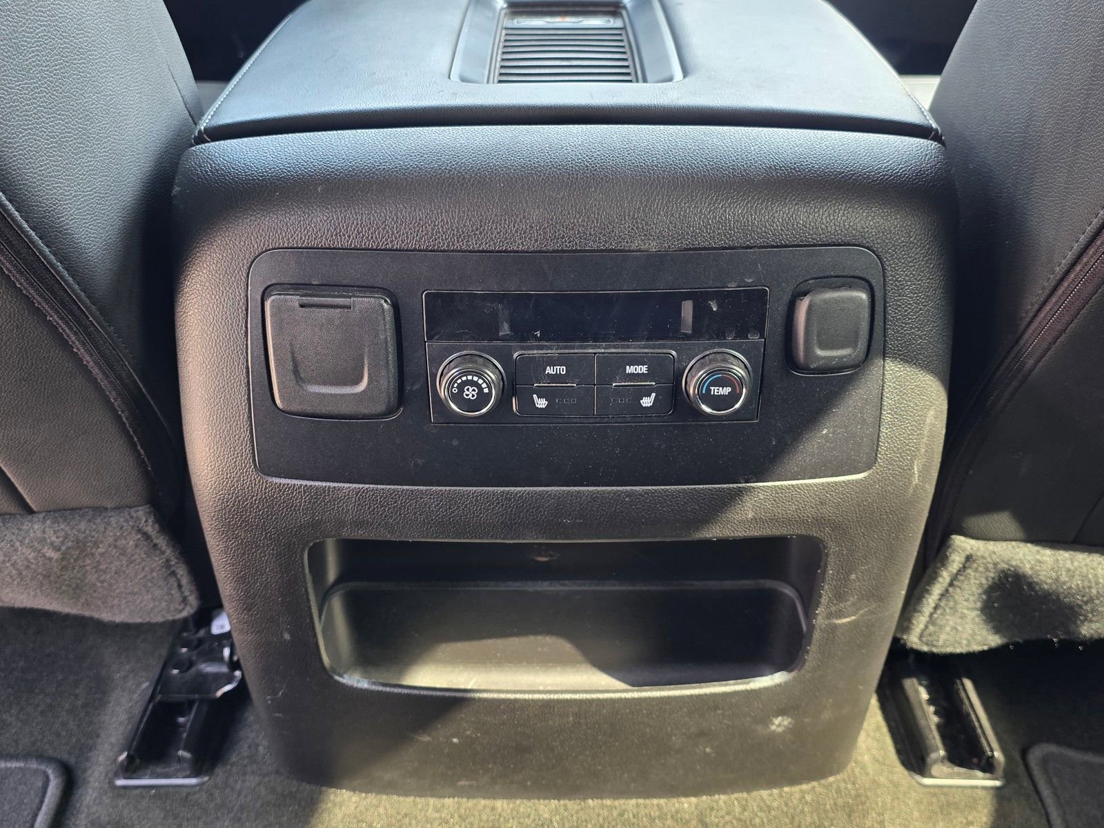 Used 2017 Chevrolet Tahoe LT w/ Luxury Package image 9