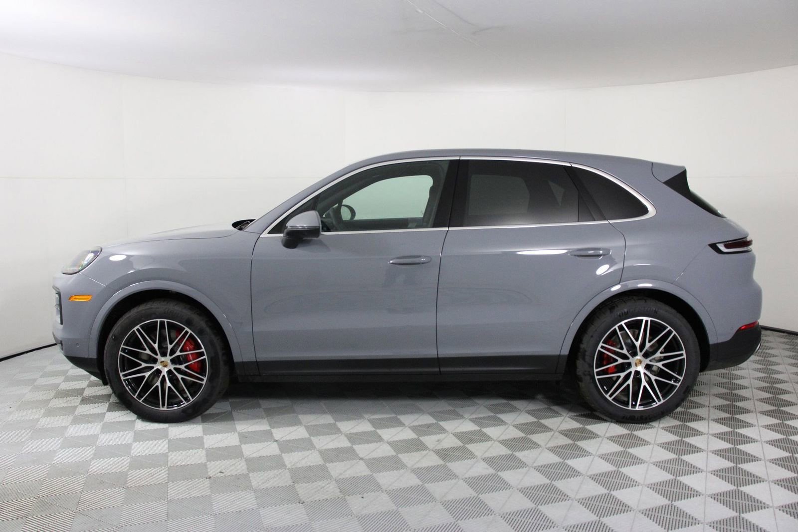 New 2026 Porsche Cayenne S image 2