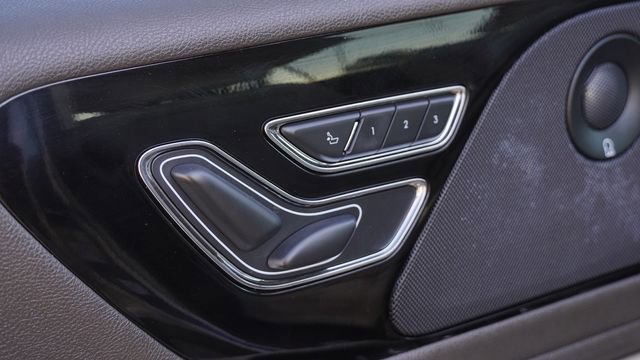 Used 2023 Lincoln Aviator Reserve w/ Equipment Group 201A image 23