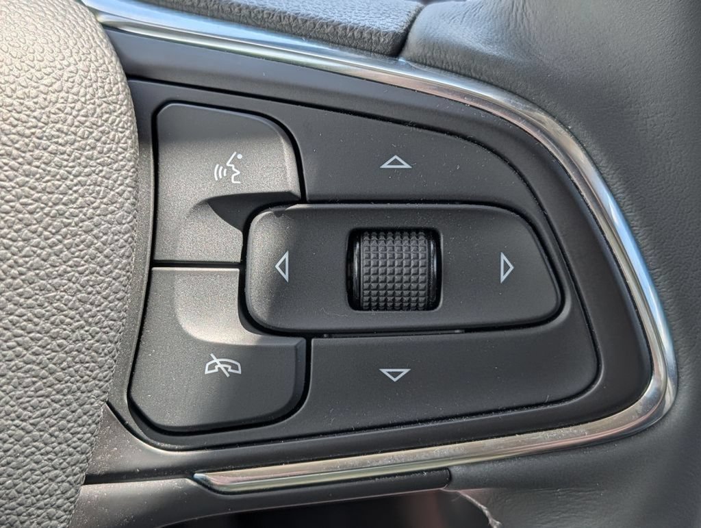 Used 2023 Buick Encore GX Essence w/ Experience Buick Package FWD image 46