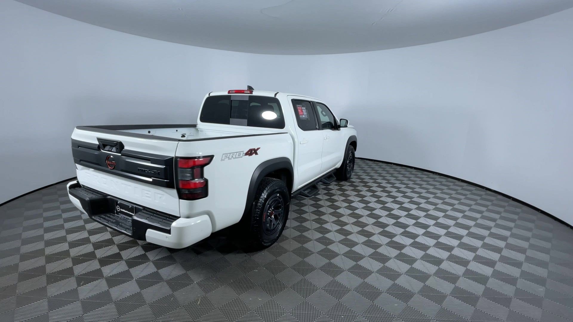 Certified 2025 Nissan Frontier PRO-4X image 8