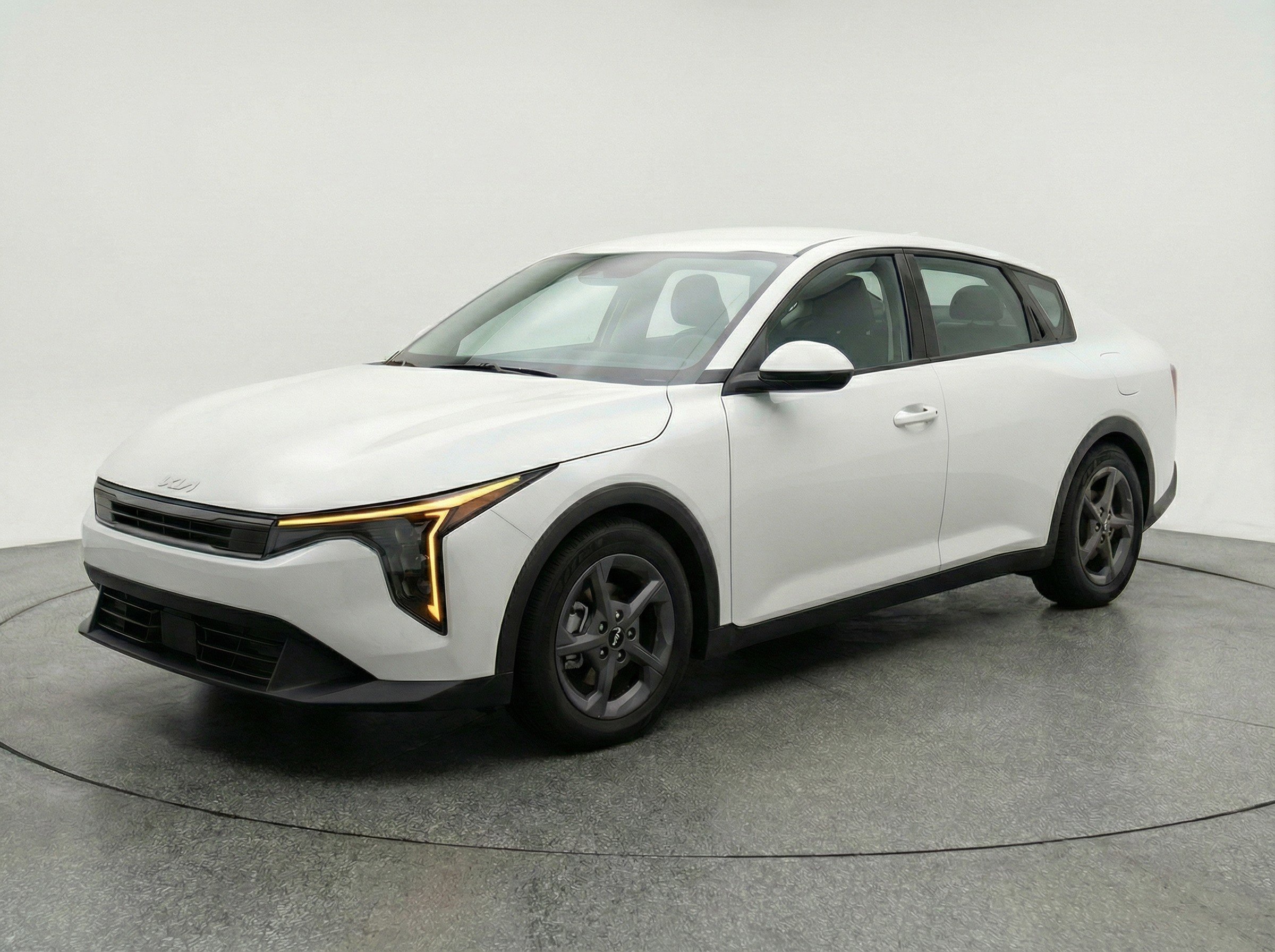 Used 2025 Kia K4 FWD image 3