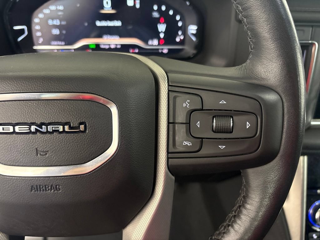 Used 2022 GMC Yukon Denali AWD/4WD image 17