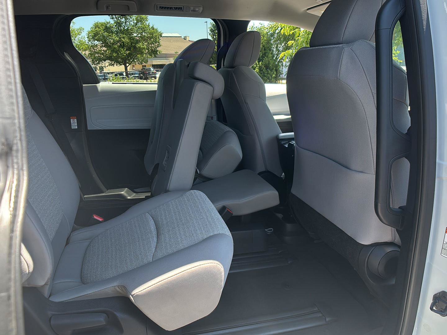 Used 2026 Toyota Sienna LE FWD image 20