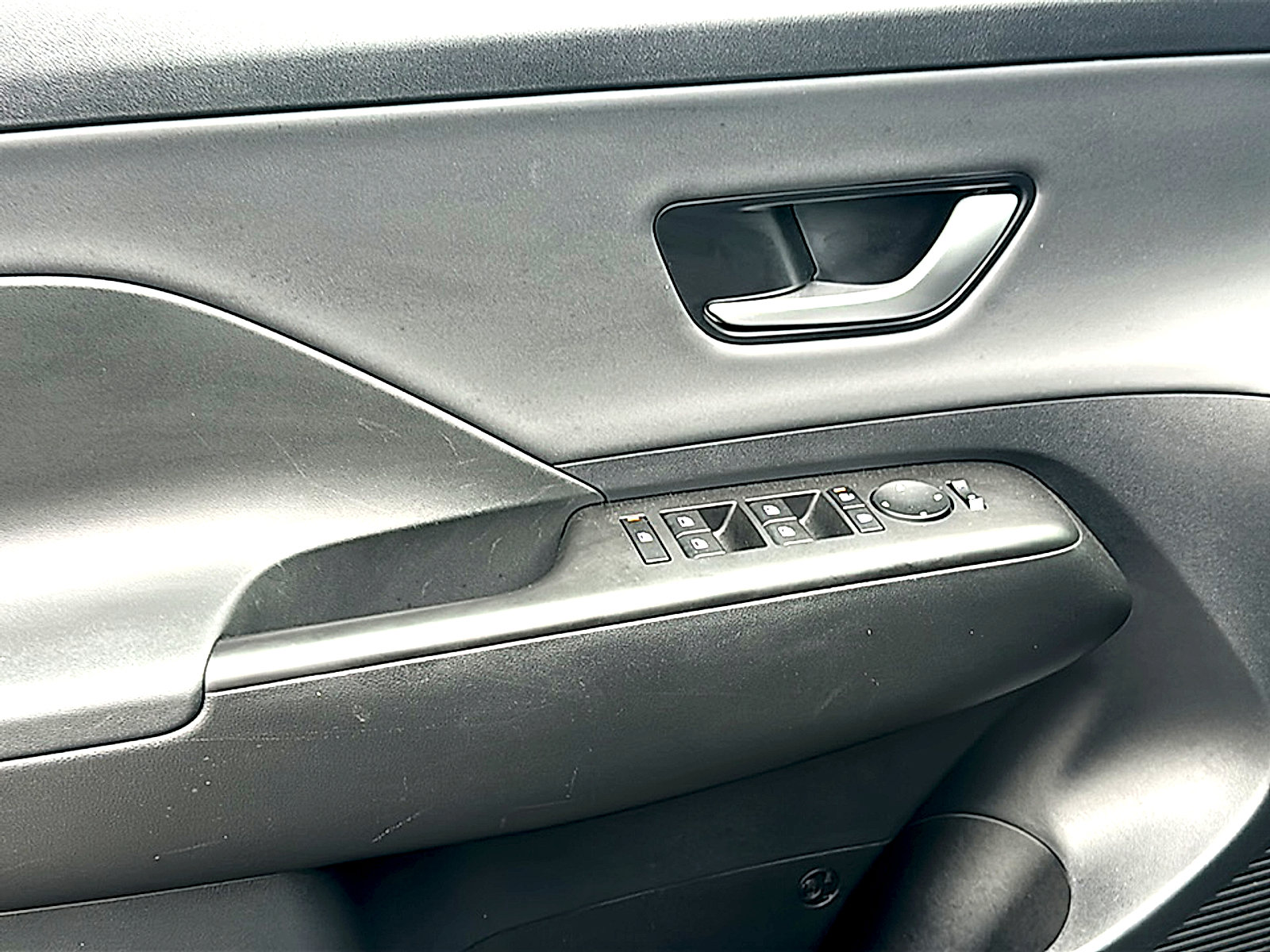 Used 2024 Hyundai Kona Limited image 16