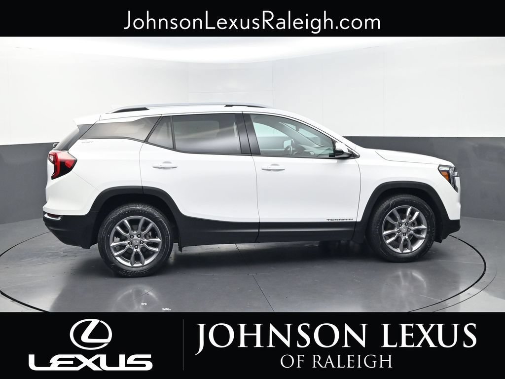 Used 2022 GMC Terrain SLT w/ Infotainment Package II FWD image 6