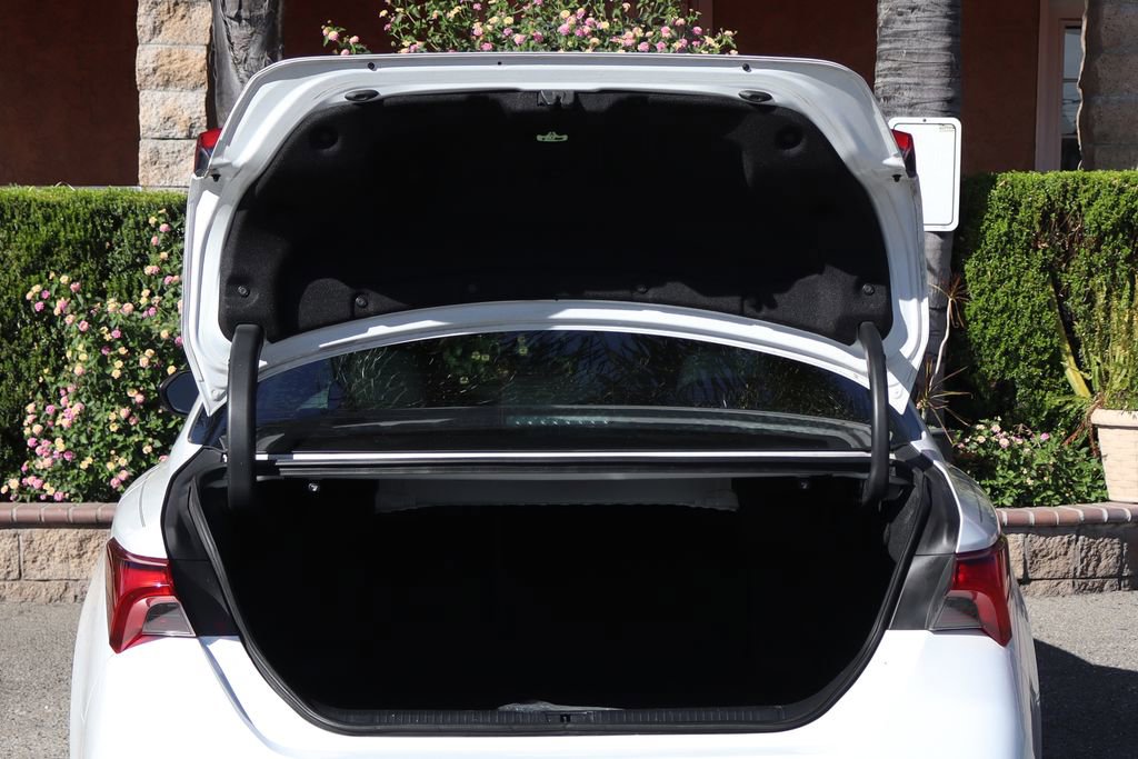 Used 2020 Toyota Avalon XSE FWD image 8