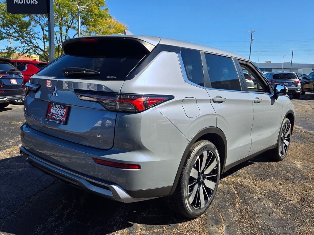 New 2026 Mitsubishi Outlander SE AWD/4WD image 11