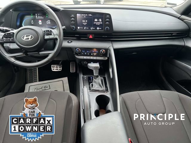 Used 2025 Hyundai Elantra Sport FWD image 28