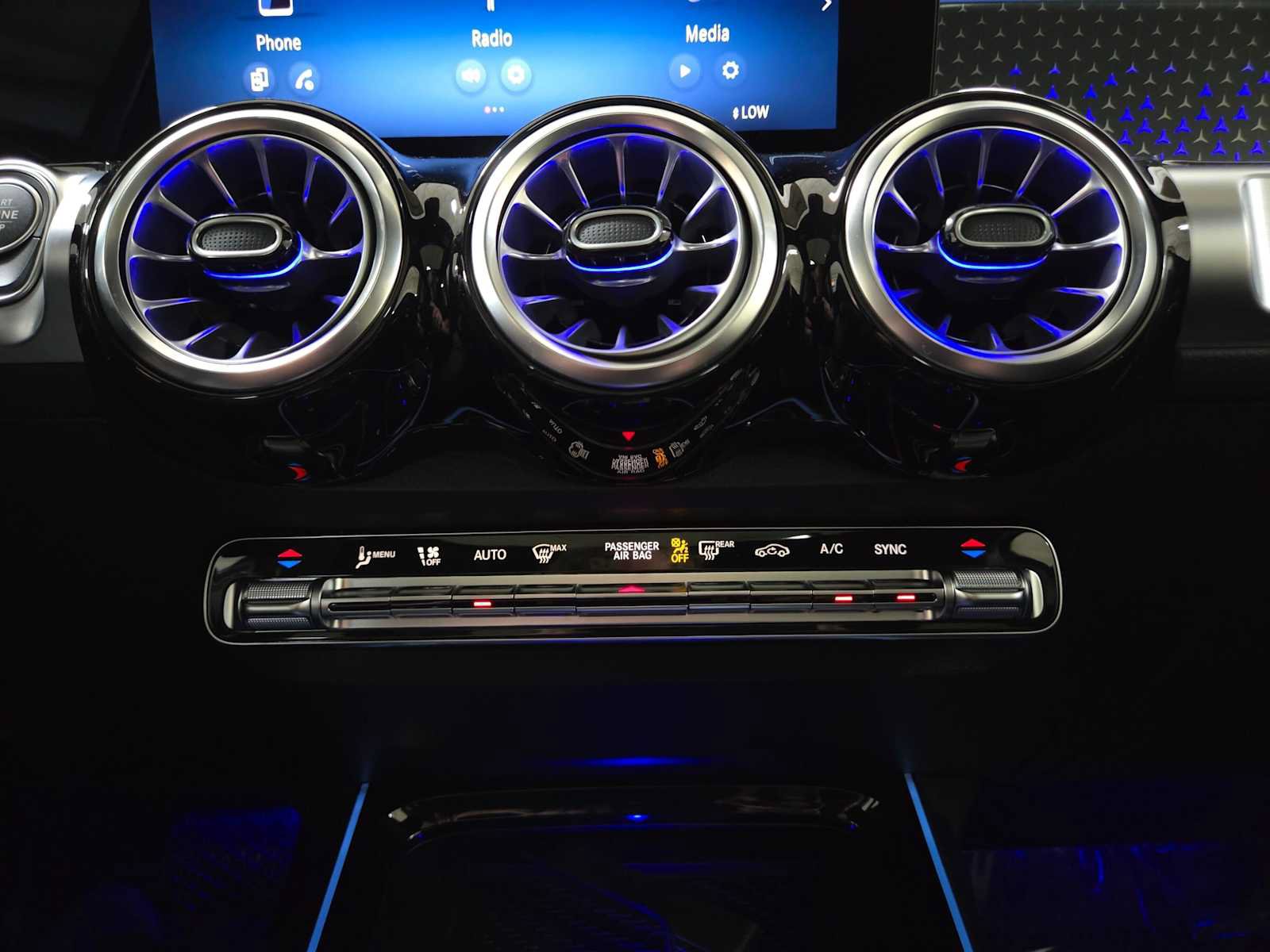 New 2026 Mercedes-Benz GLB 250 4MATIC image 28
