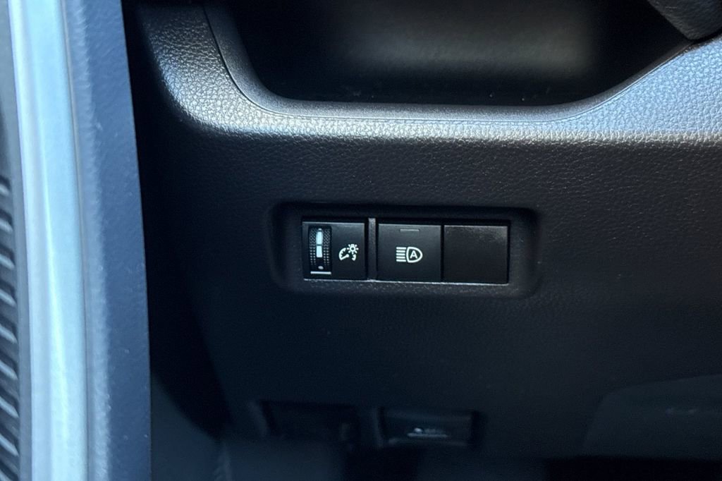 Used 2025 Toyota RAV4 LE image 38