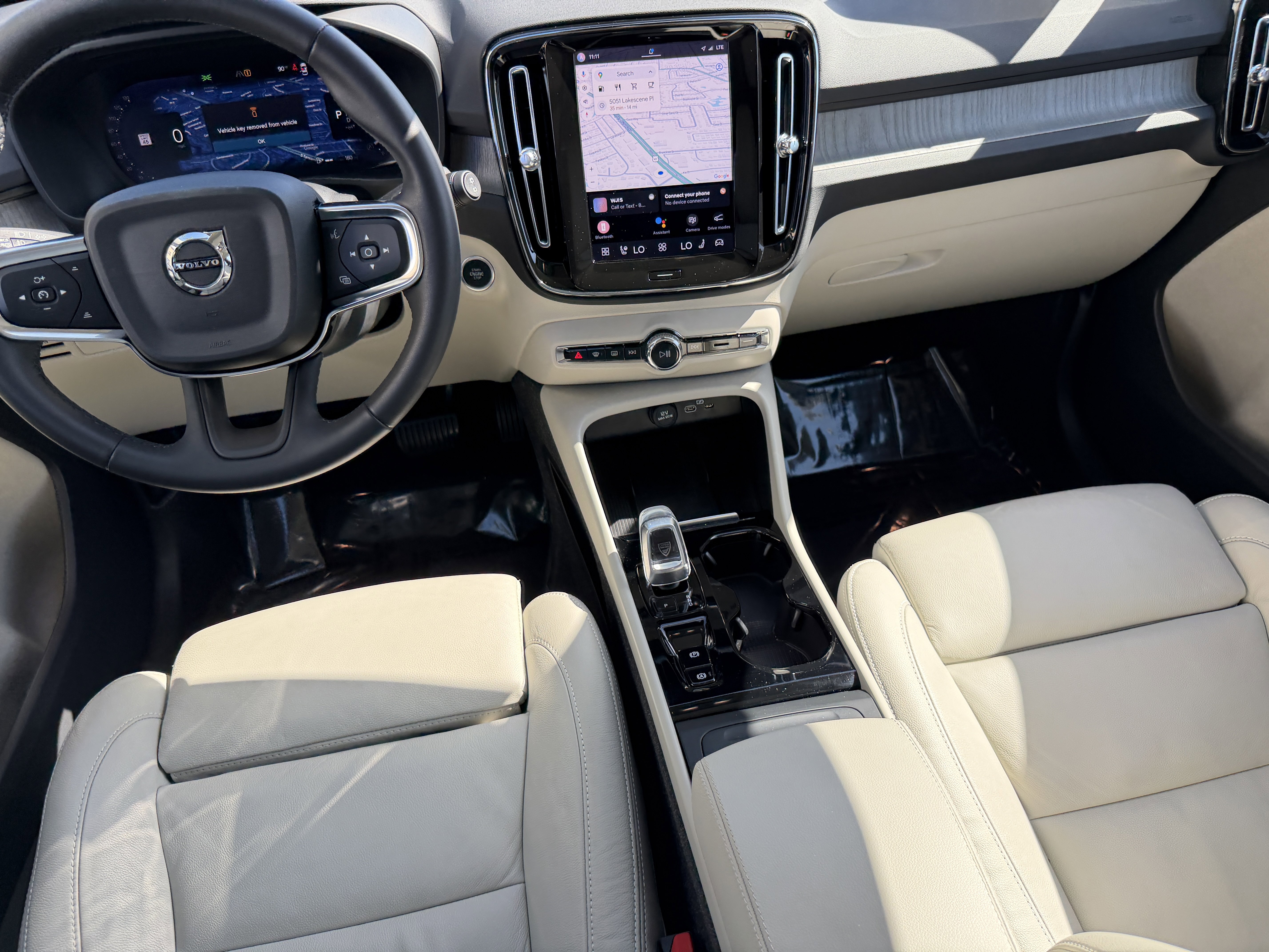 Certified 2023 Volvo XC40 B5 Plus w/ Protection Package Premier AWD/4WD image 14