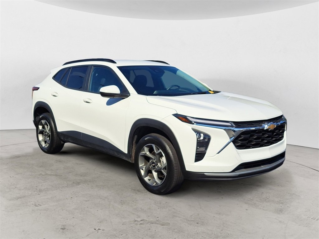 Used 2024 Chevrolet Trax LT image 1