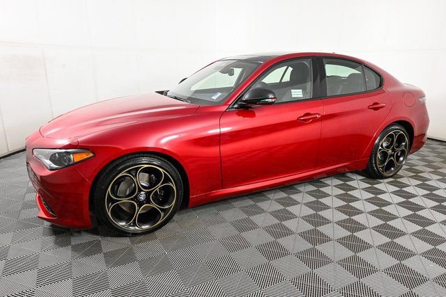 New 2025 Alfa Romeo Giulia w/ Driving Assist Package RWD image 8