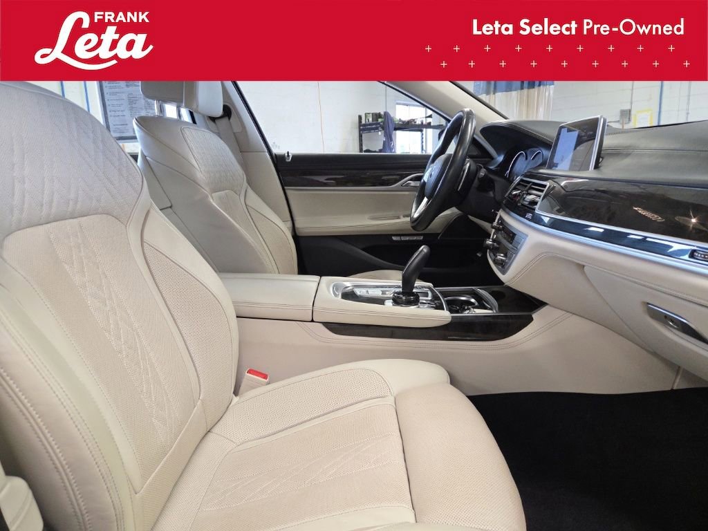 Used 2017 BMW 740i xDrive image 20