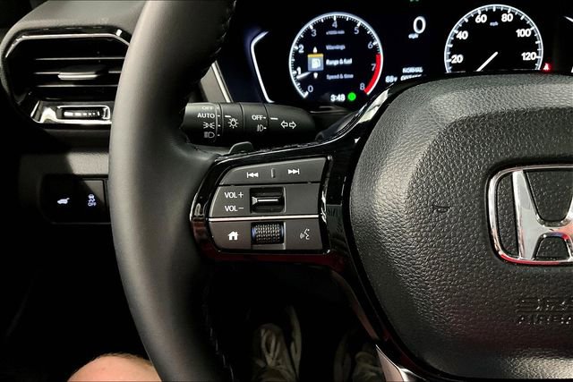 Used 2025 Honda Pilot Touring image 28