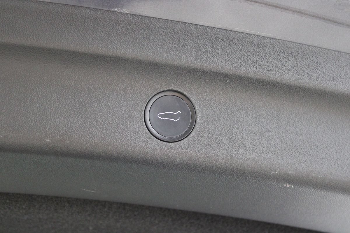 Used 2022 Tesla Model Y Performance AWD/4WD image 21