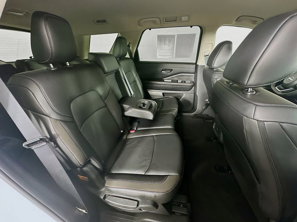 Used 2025 Nissan Pathfinder SL w/ Cargo Package image 35