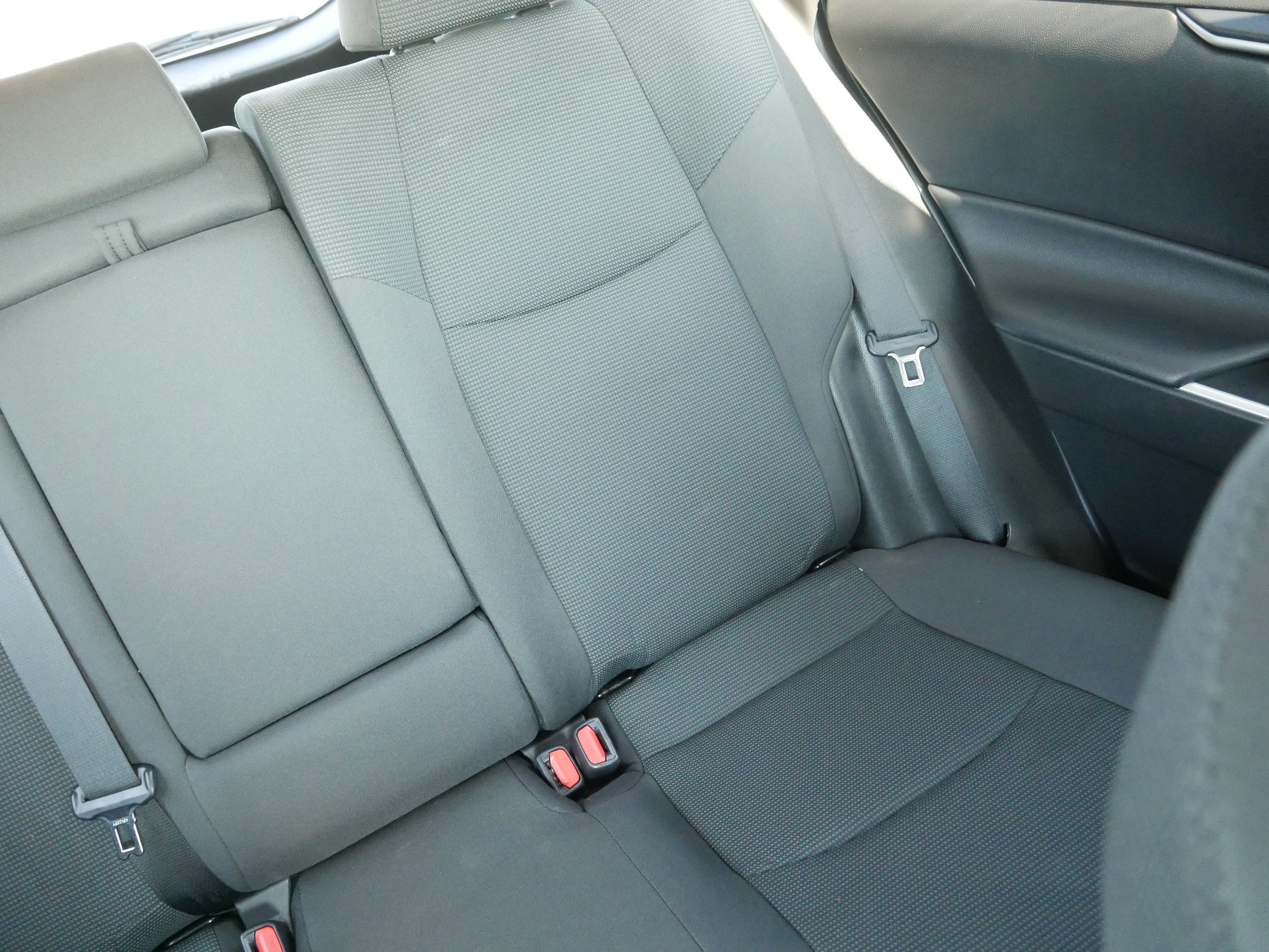 Used 2021 Toyota RAV4 LE AWD/4WD image 14