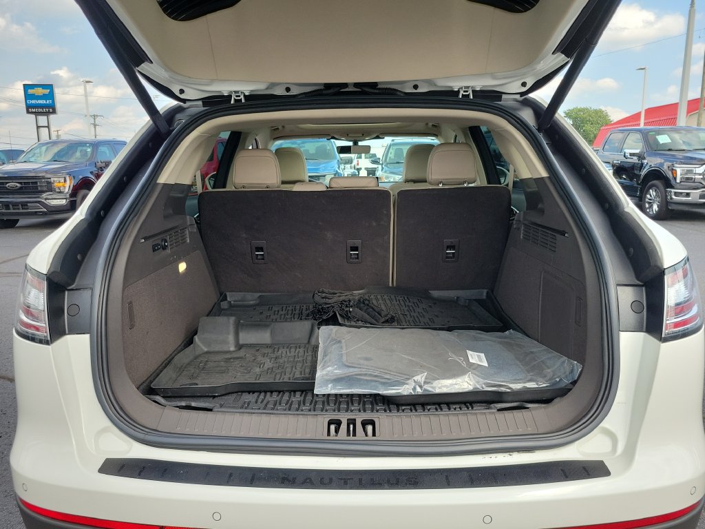 Certified 2023 Lincoln Nautilus Reserve AWD/4WD image 10