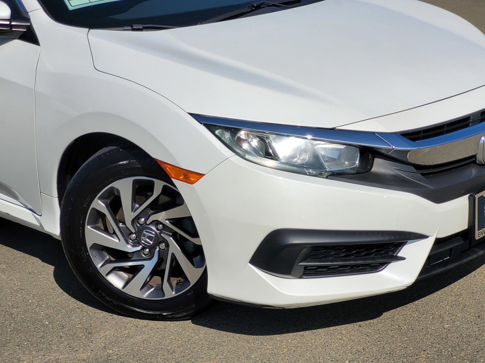 Used 2018 Honda Civic EX image 3