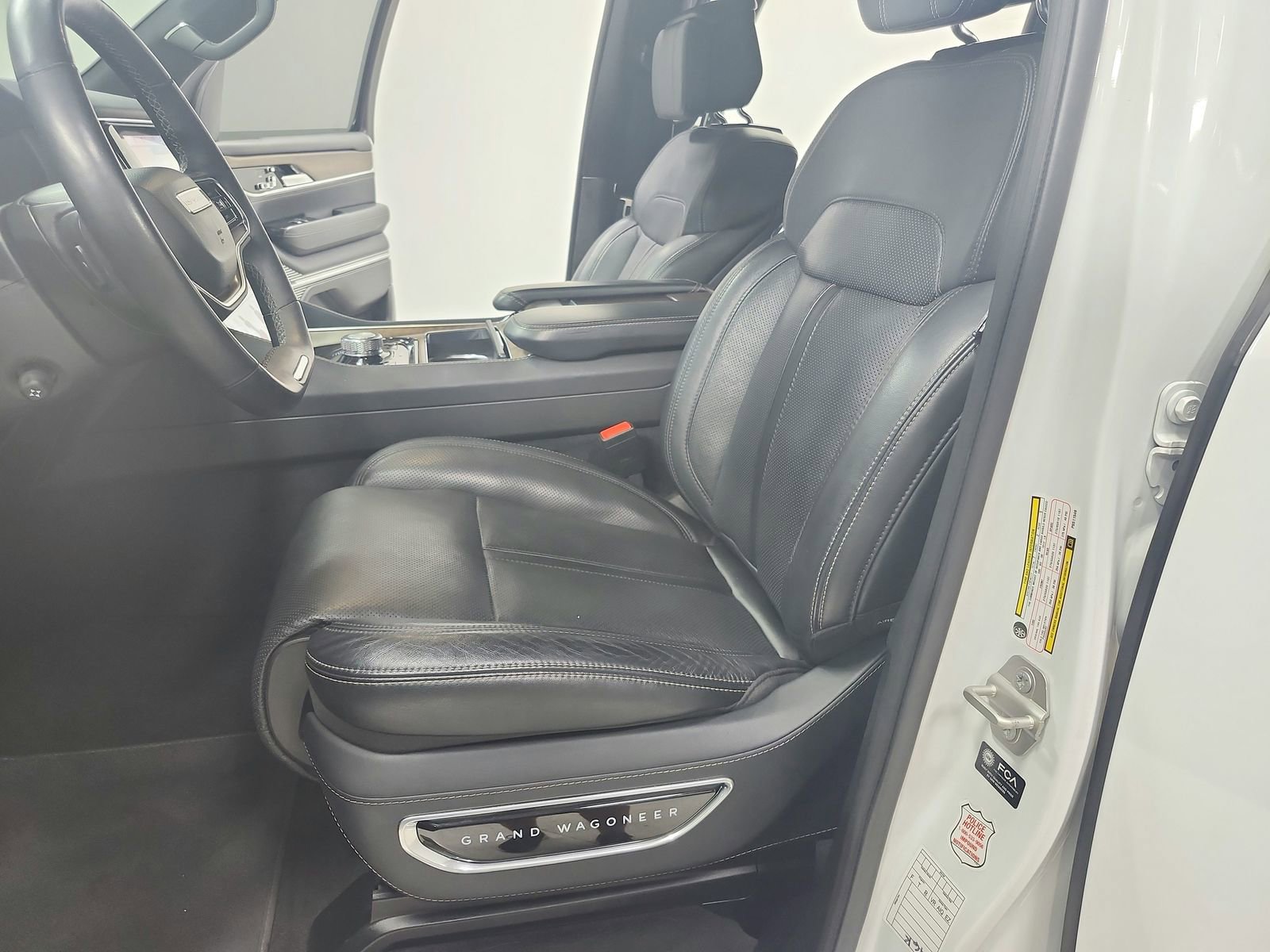 Used 2023 Jeep Grand Wagoneer 4WD image 19