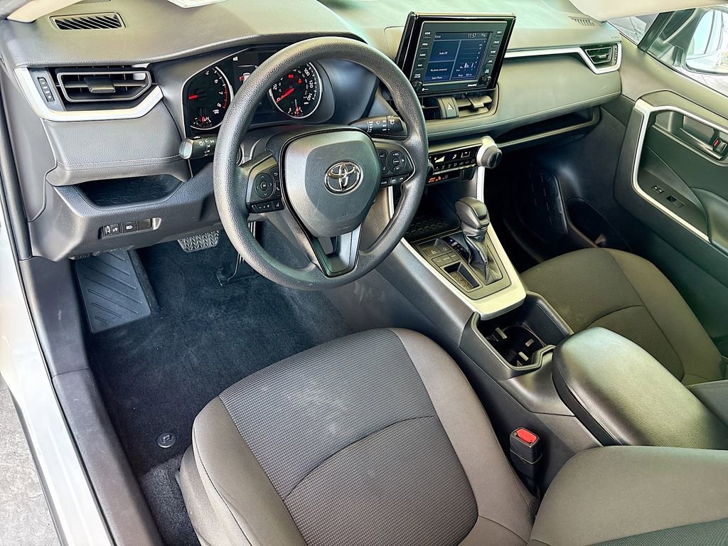 Used 2022 Toyota RAV4 LE FWD image 9