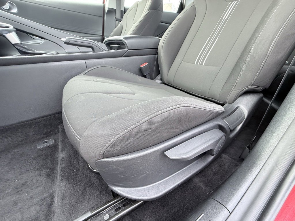 Certified 2024 Hyundai Elantra SEL image 24